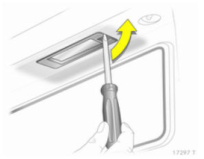 Opel Zafira. Eclairage de plaque mineralogique