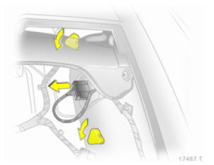 Opel Zafira. Feux arriere